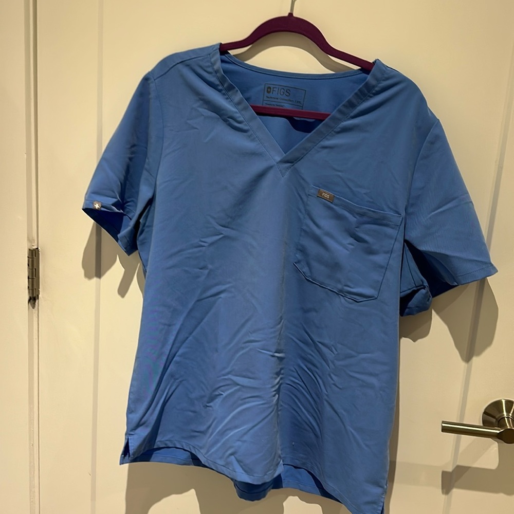Figs scrub top